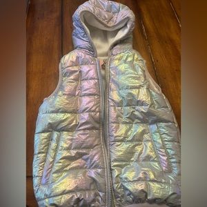 Silver Winter Vest with Heart Zipper and pockets! Very good condition